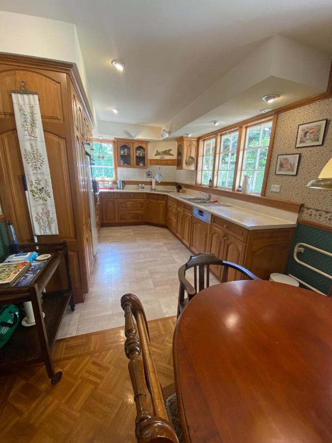 Twin Totara Cottage Upper Hutt Eksteriør billede