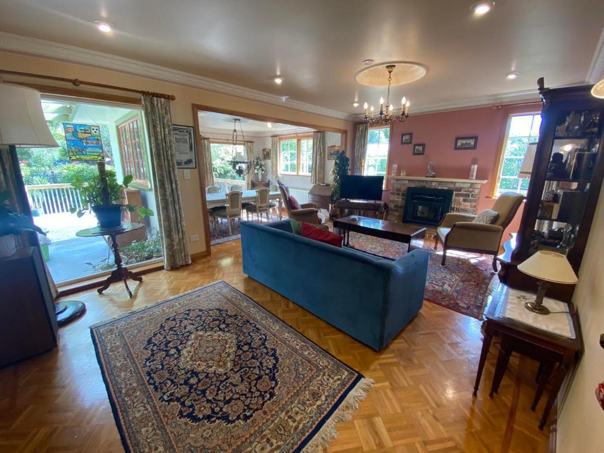 Twin Totara Cottage Upper Hutt Eksteriør billede